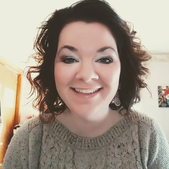 Meet your Posher, Amber - Picture 1 of 1